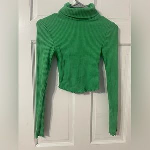 Crop turtleneck